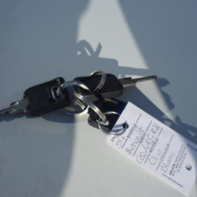 Pare choc avant RENAULT CLIO 1 Photo n°14