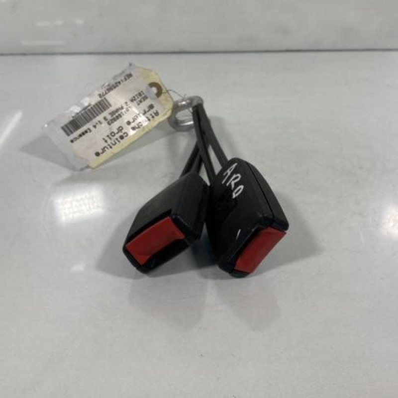 Attache ceinture arriere droit SEAT IBIZA 2 Photo n°1