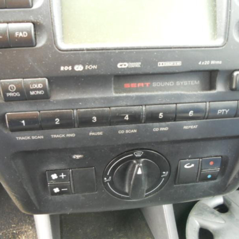 Pretensionneur de ceinture avant gauche SEAT IBIZA 2 Photo n°9