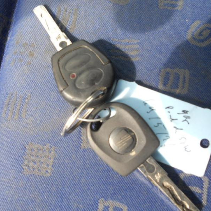 Pretensionneur de ceinture avant gauche SEAT IBIZA 2 Photo n°10
