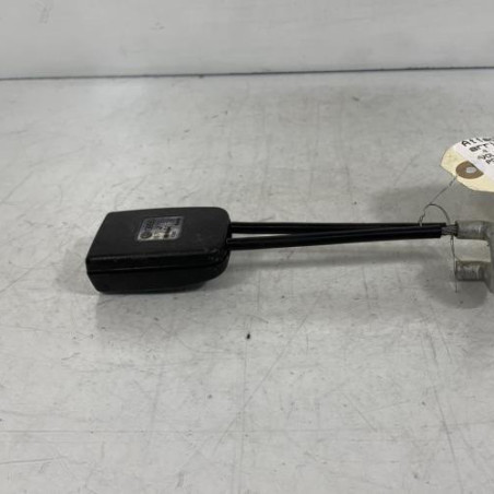 Attache ceinture arriere gauche VOLKSWAGEN POLO 2