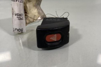 Bouton de warning OPEL CORSA B Photo n°1