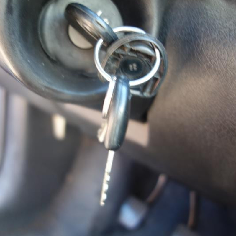 Ceinture arriere gauche OPEL CORSA B Photo n°11