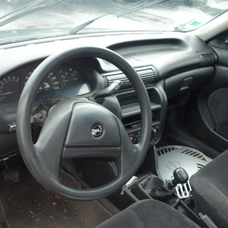 Ceinture arriere gauche OPEL ASTRA F Photo n°8