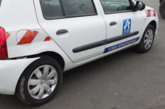 Volant RENAULT CLIO 2 CAMPUS Photo n°1