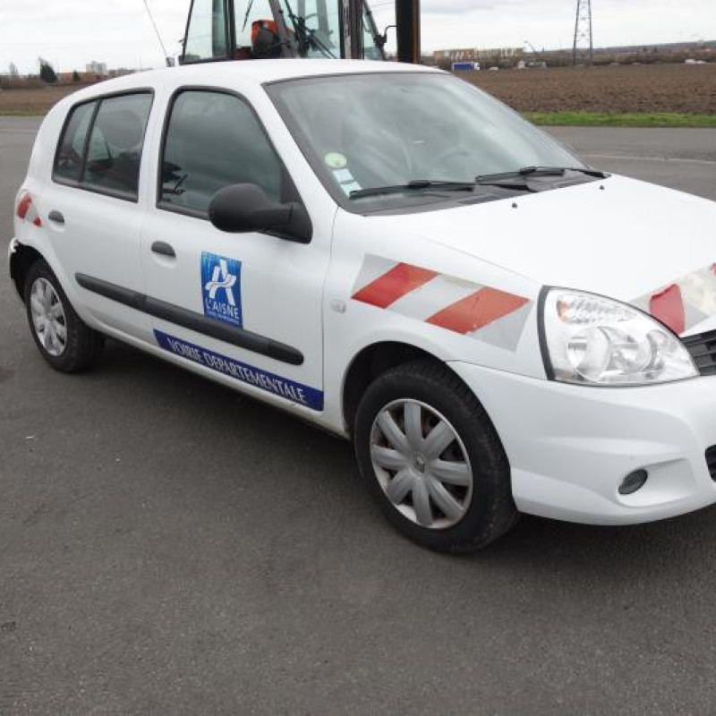 Volant RENAULT CLIO 2 CAMPUS Photo n°3