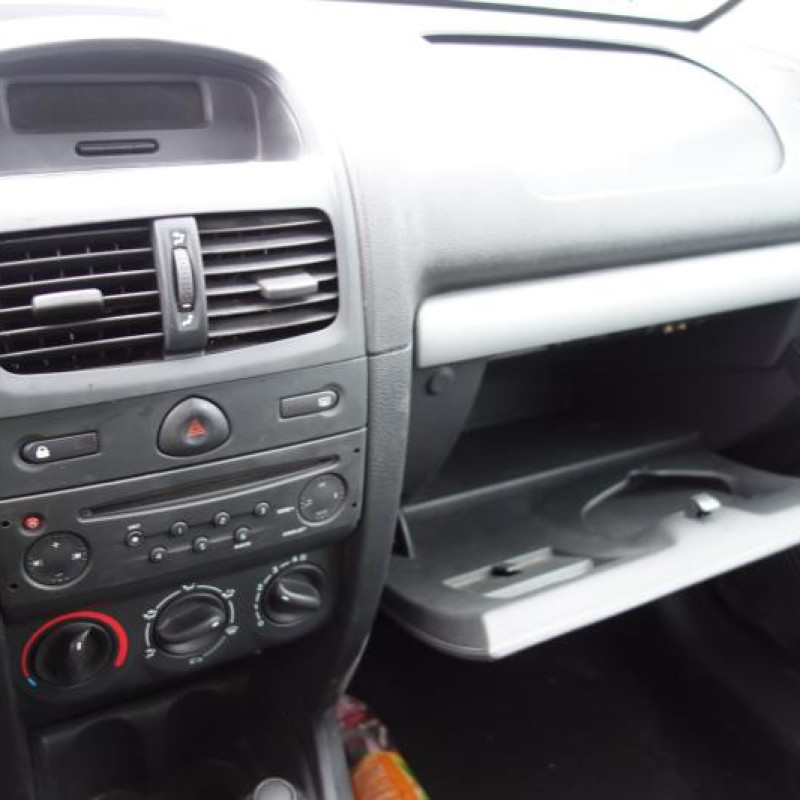 Volant RENAULT CLIO 2 CAMPUS Photo n°10