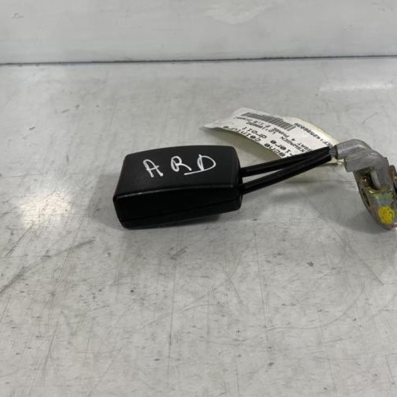Attache ceinture arriere droit VOLKSWAGEN PASSAT 4 Photo n°3