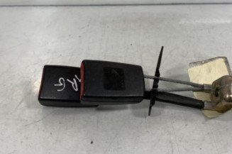 Attache ceinture arriere gauche VOLKSWAGEN PASSAT 4