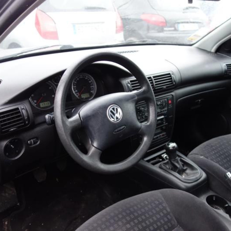 Pretensionneur de ceinture arriere gauche VOLKSWAGEN PASSAT 4 Photo n°8
