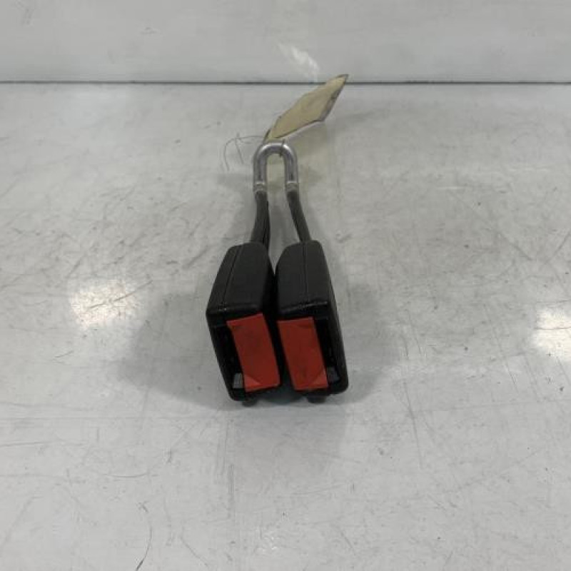 Attache ceinture arriere droit SEAT IBIZA 2 Photo n°1