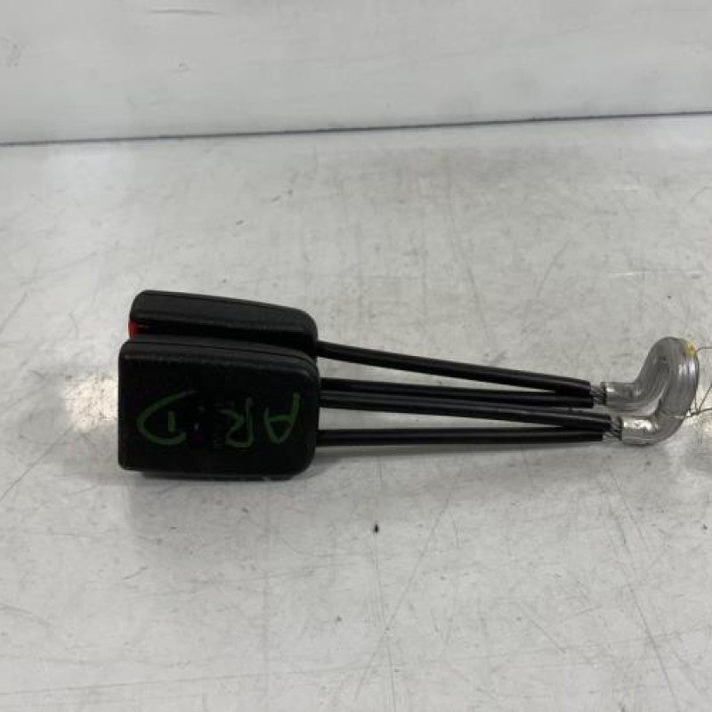 Attache ceinture arriere droit SEAT IBIZA 2 Photo n°2