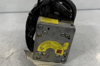 Pretensionneur de ceinture avant droit MERCEDES CLASSE C 203 Photo n°1