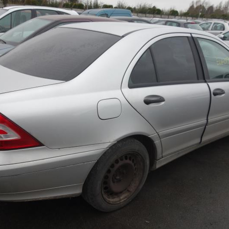 Pretensionneur de ceinture avant droit MERCEDES CLASSE C 203 Photo n°6
