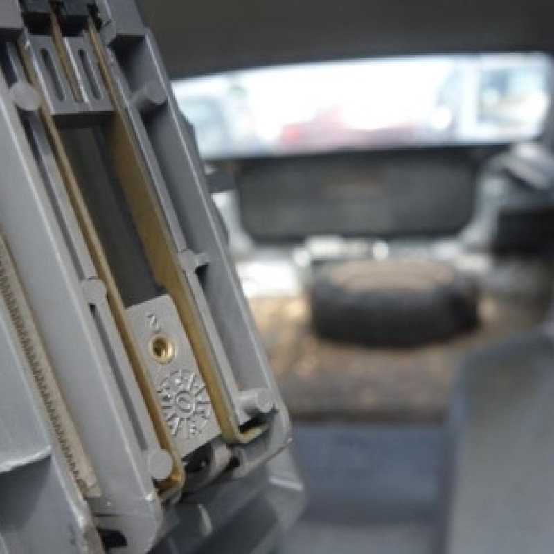 Ceinture arriere droit RENAULT R19 Photo n°9