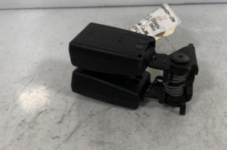 Attache ceinture arriere droit FORD MONDEO 3