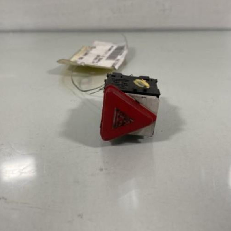 Bouton de warning SKODA FABIA 1 Photo n°1