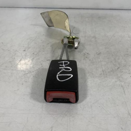 Attache ceinture arriere droit AUDI A4 2 Photo n°1