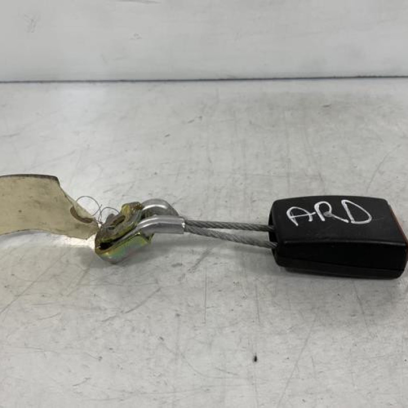 Attache ceinture arriere droit AUDI A4 2 Photo n°3