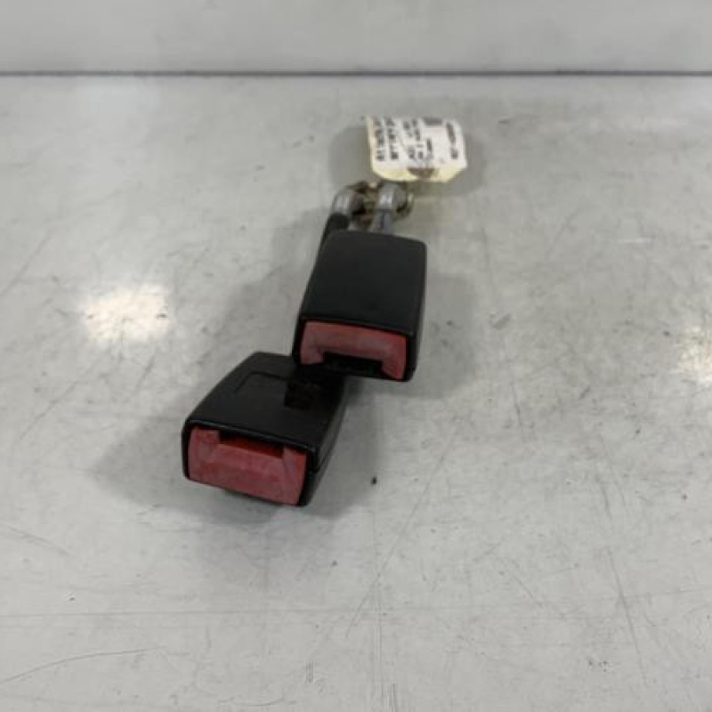 Attache ceinture arriere gauche AUDI A4 2 Photo n°1