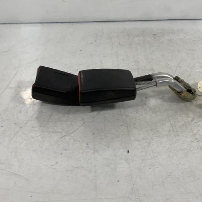 Attache ceinture arriere gauche AUDI A4 2 Photo n°2