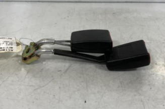Attache ceinture arriere gauche AUDI A4 2
