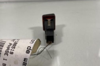 Bouton de warning AUDI A4 2