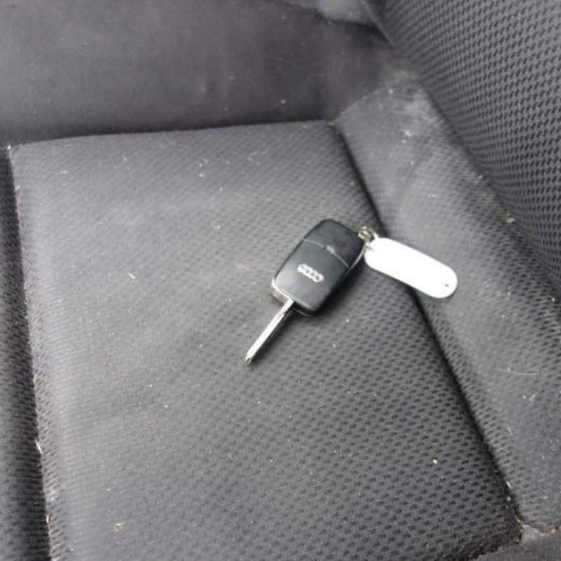Ceinture arriere gauche AUDI A4 2 Photo n°11
