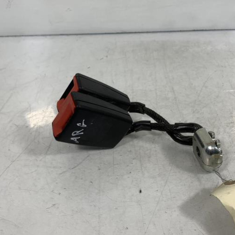 Attache ceinture arriere gauche VOLKSWAGEN POLO 5 Photo n°3