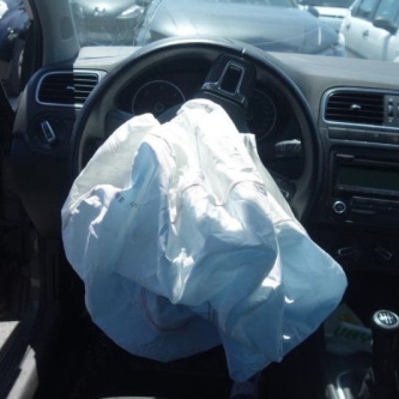 Attache ceinture arriere gauche VOLKSWAGEN POLO 5 Photo n°10