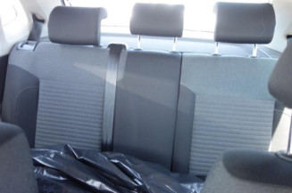 Attache ceinture arriere gauche VOLKSWAGEN POLO 5