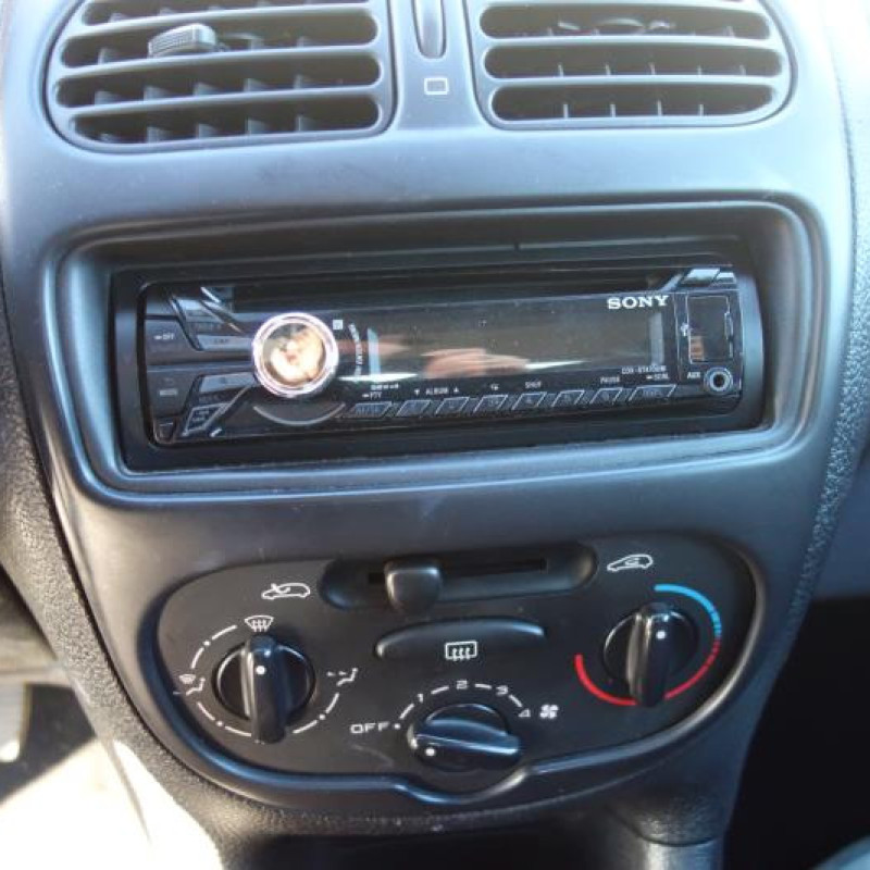 Ceinture arriere droit PEUGEOT 206 Photo n°8