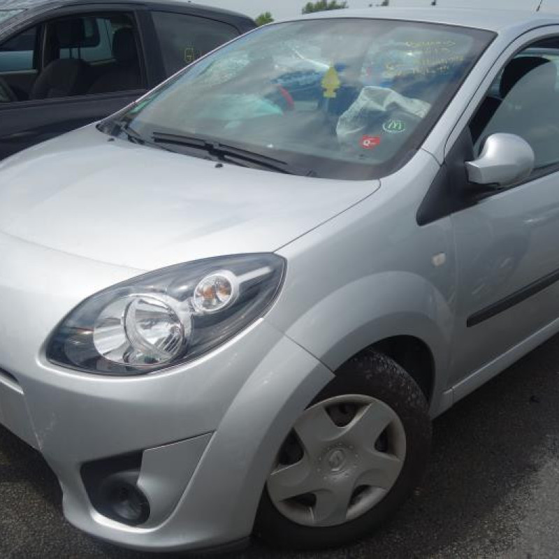 Attache ceinture arriere gauche RENAULT TWINGO 2 Photo n°4