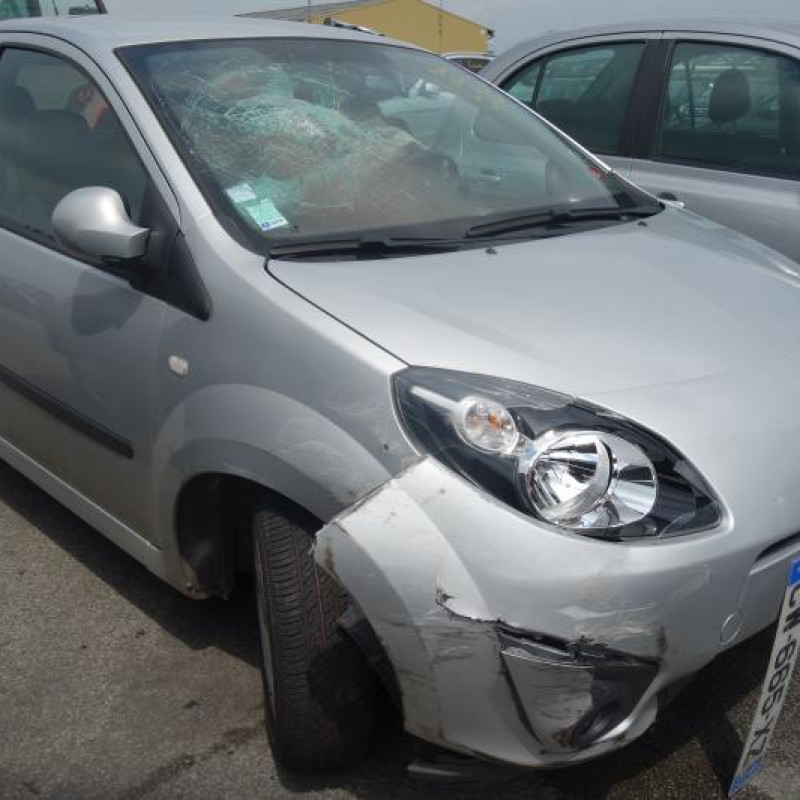 Attache ceinture arriere gauche RENAULT TWINGO 2 Photo n°5
