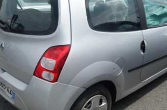 Attache ceinture arriere gauche RENAULT TWINGO 2