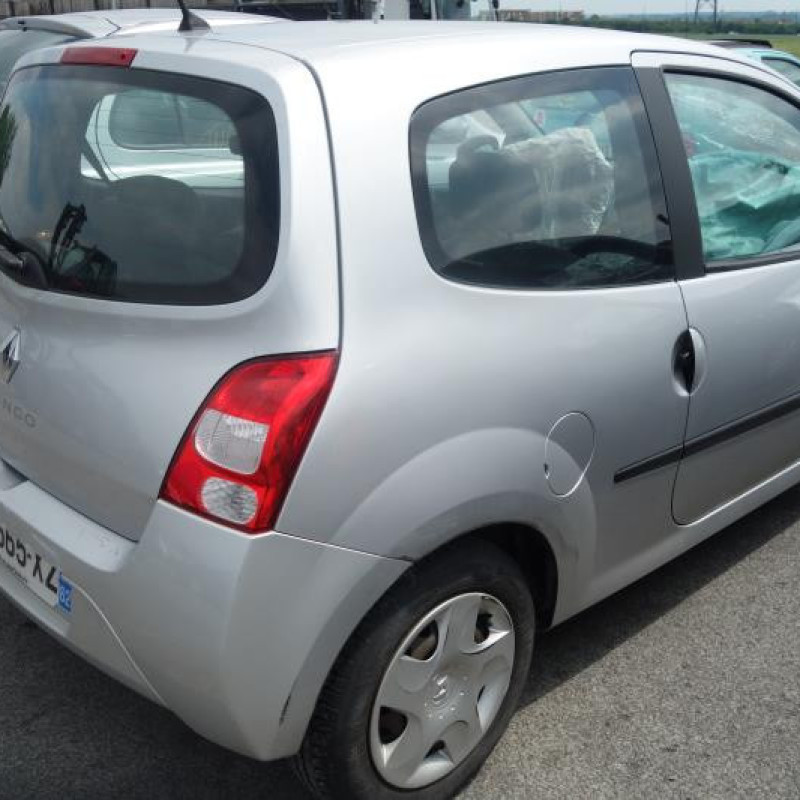 Attache ceinture arriere gauche RENAULT TWINGO 2 Photo n°6