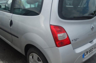 Attache ceinture arriere gauche RENAULT TWINGO 2