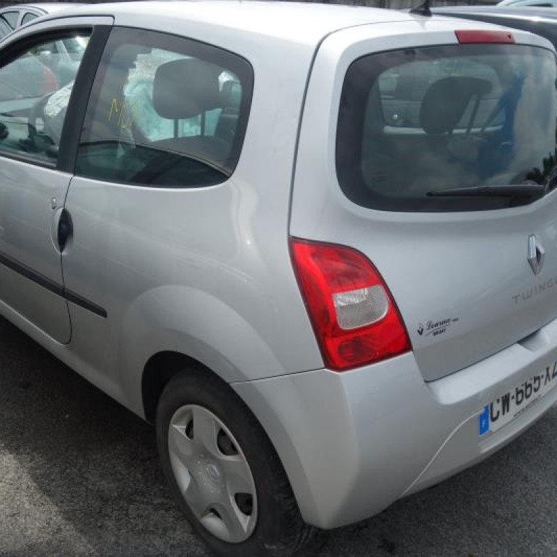 Attache ceinture arriere gauche RENAULT TWINGO 2 Photo n°7