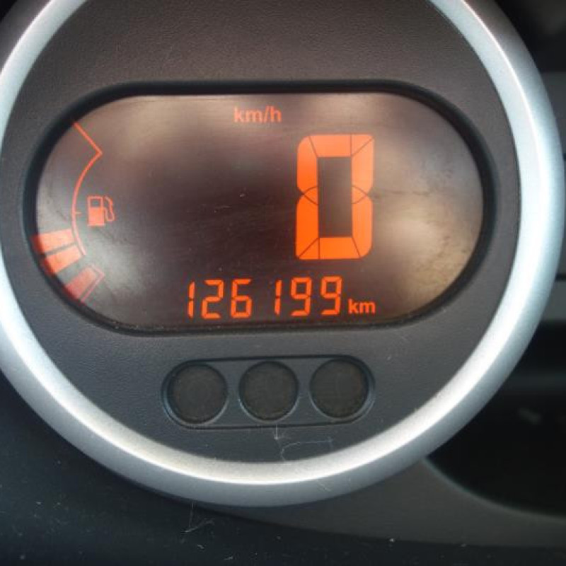 Attache ceinture arriere gauche RENAULT TWINGO 2 Photo n°11