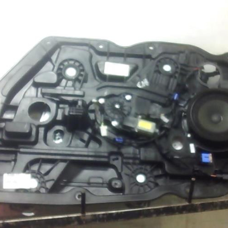 Leve vitre electrique avant droit KIA CEE-D 2 Photo n°1