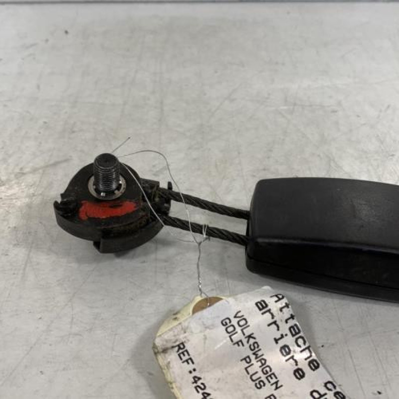 Attache ceinture arriere droit VOLKSWAGEN GOLF PLUS Photo n°3