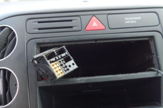 Pretensionneur de ceinture avant droit VOLKSWAGEN GOLF PLUS