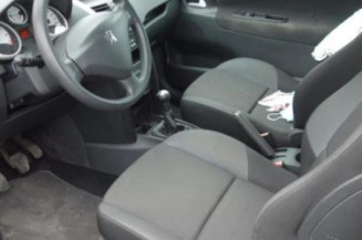 Pretensionneur de ceinture avant droit PEUGEOT 207