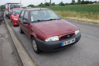 Pretensionneur de ceinture avant droit FORD FIESTA 4