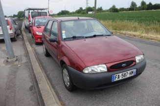 Pretensionneur de ceinture avant droit FORD FIESTA 4