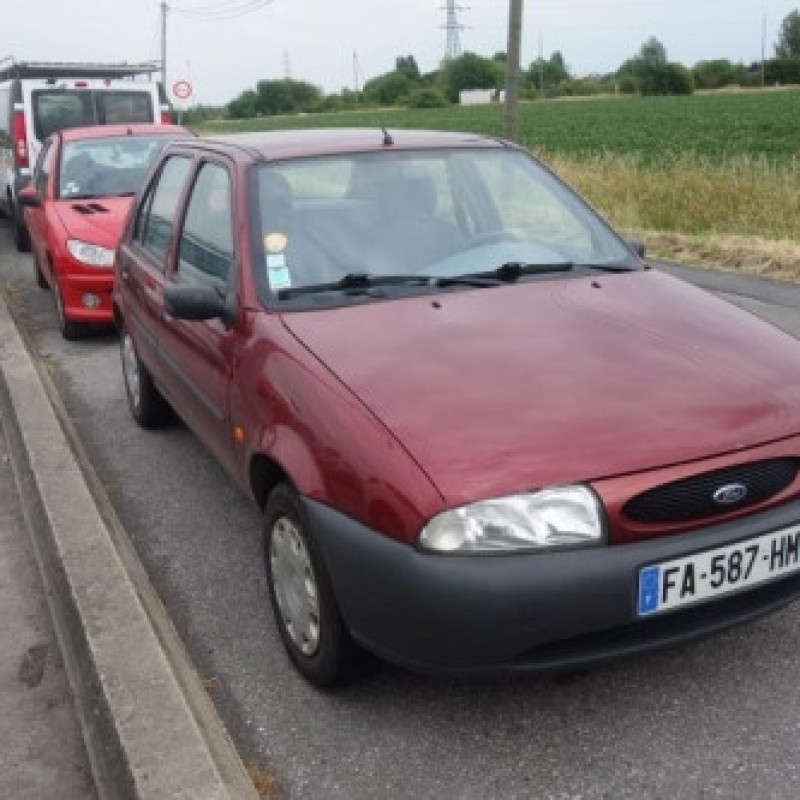 Pretensionneur de ceinture avant droit FORD FIESTA 4 Photo n°5