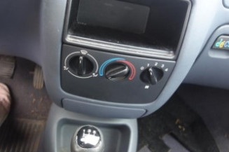 Pretensionneur de ceinture avant droit FORD FIESTA 4