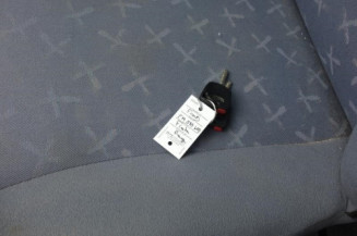 Pretensionneur de ceinture avant droit FORD FIESTA 4