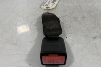 Attache ceinture arriere droit PEUGEOT 206 Photo n°1