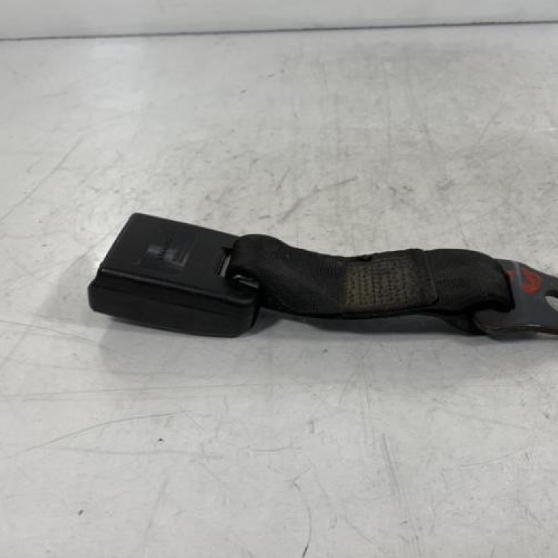 Attache ceinture arriere droit PEUGEOT 206 Photo n°2